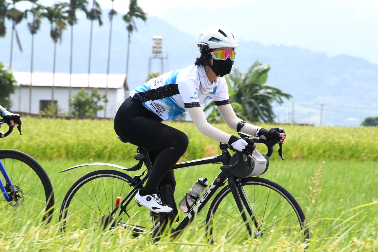 6日目+台東の豊かな田んぼの中を走る1枚