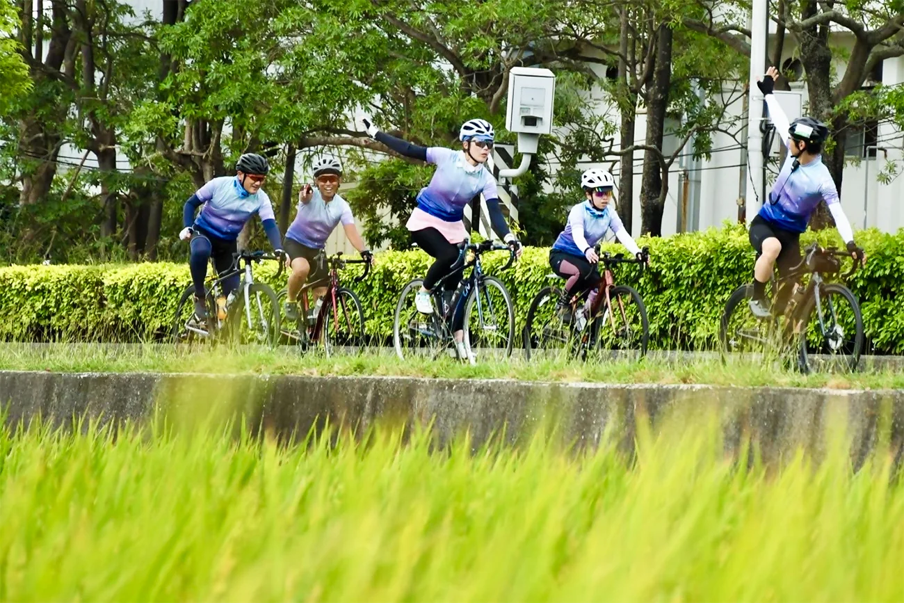 田んぼに潜む張さんを発見した私