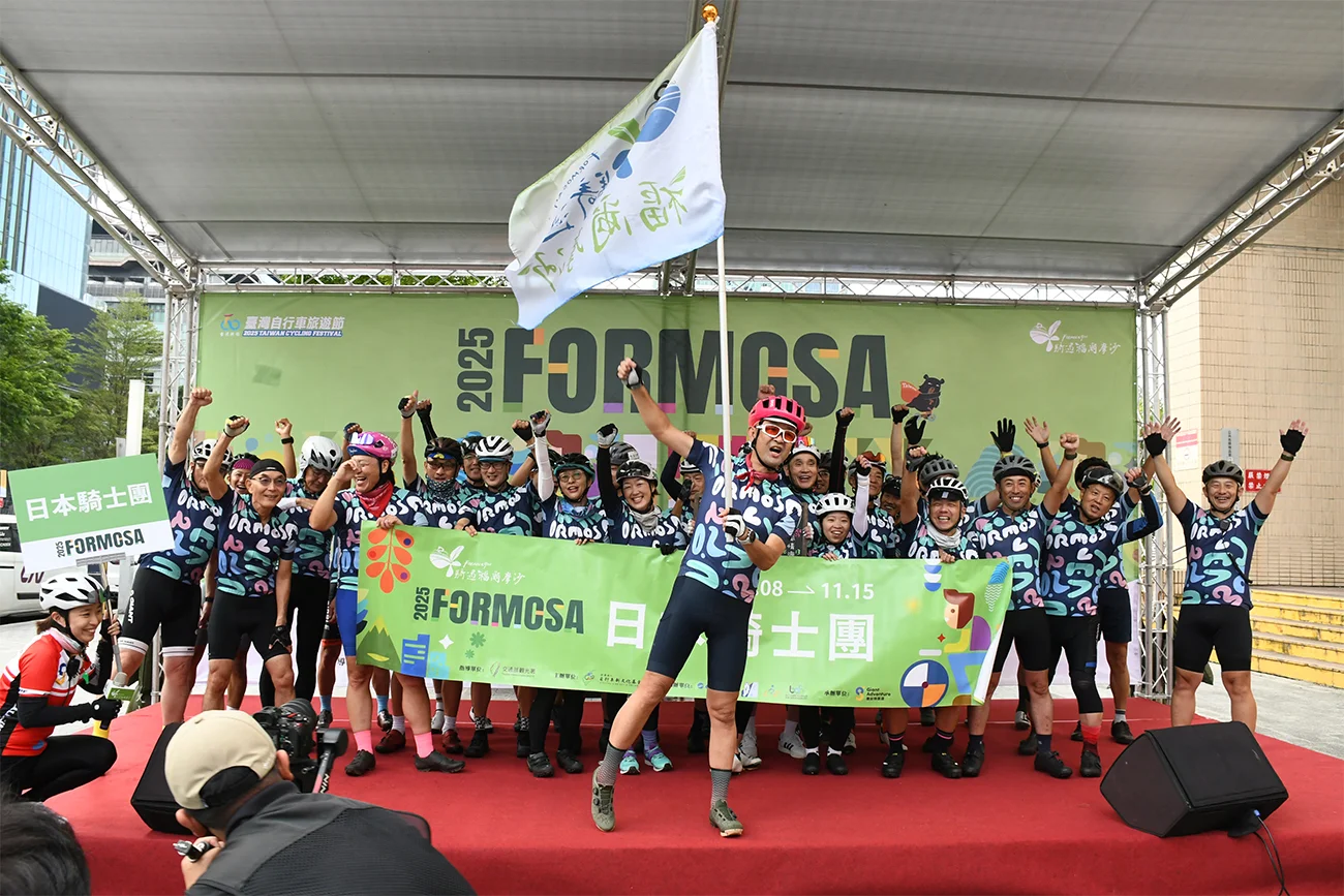 Day1：スタートセレモニー。日本騎士團として檀上へ。掛け声はAAO（えいえいお）～！