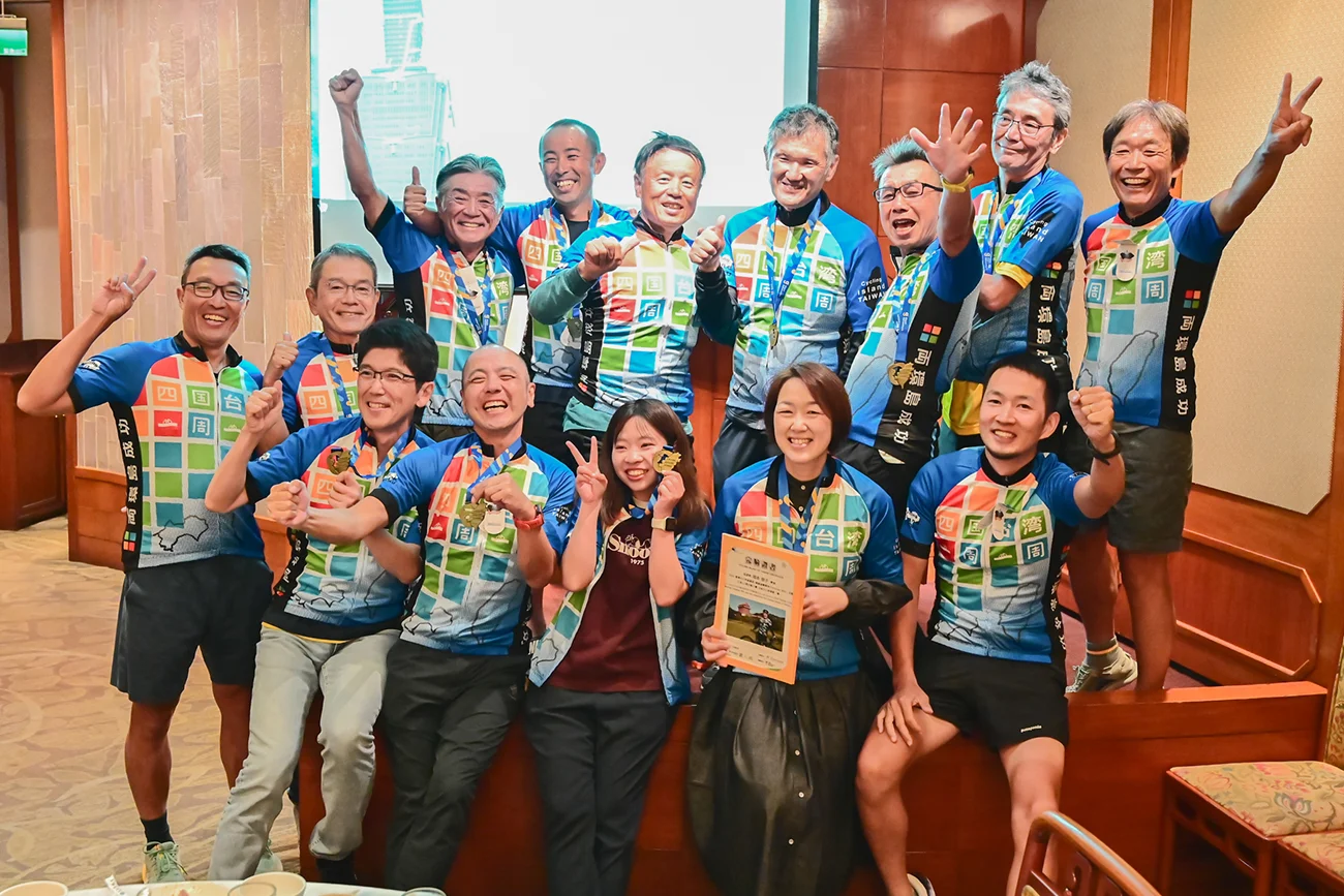Day8：「四国一周」＆「台湾一周」のW達成した参加者にはW達成ジャージも贈呈されました。